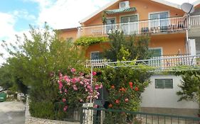 Svetin Apartments